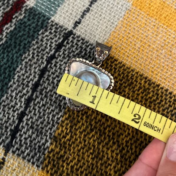 Sterling Silver Mother Of Pearl Blister Pendant - Picture 5 of 9